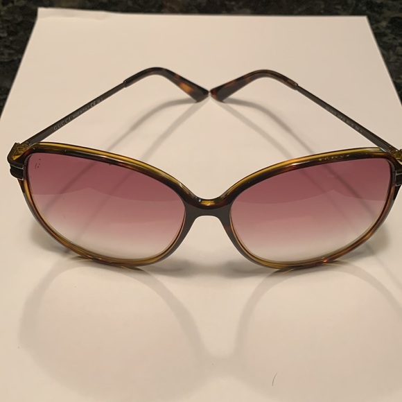 Sunglasses - Picture 3 of 4